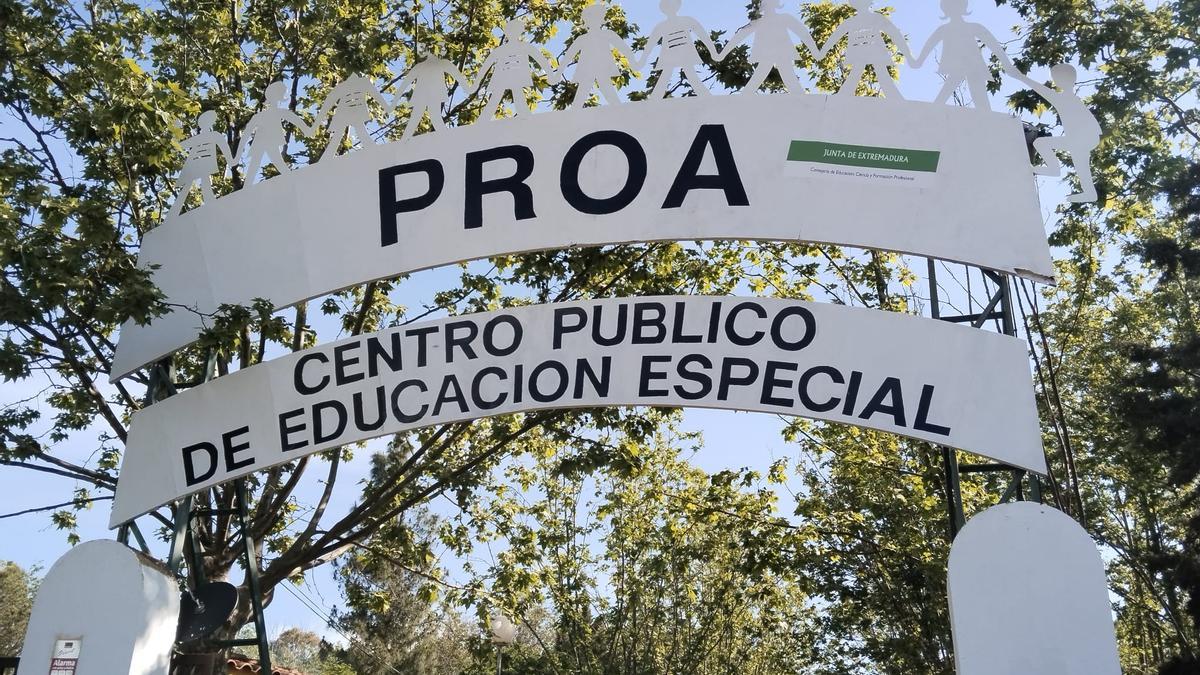 Así han sido los trabajos para adecuar la entrada del colegio Proa