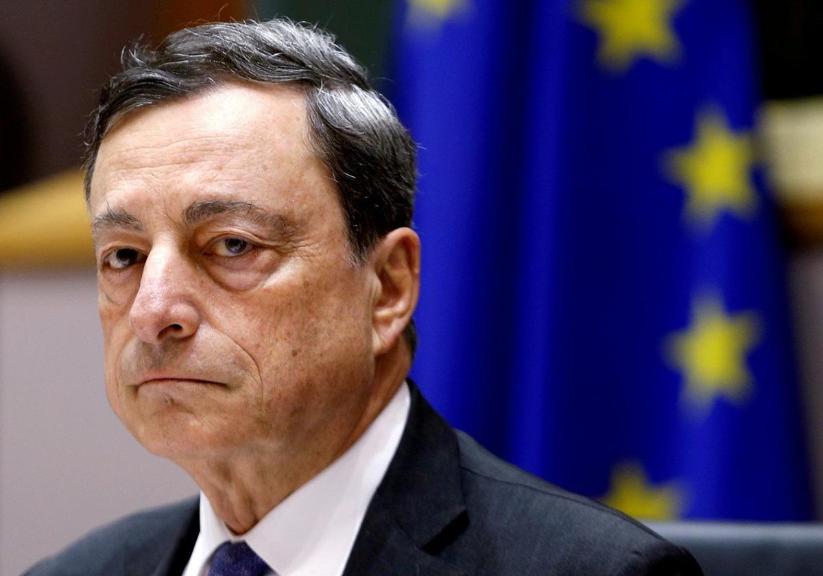 European Central Bank (ECB) President Mario Draghi waits to address the European Parliament’s Economic and Monetary Affairs Committee in Brussels, Belgium, June 21, 2016.    REUTERS/Francois Lenoir/File Photo