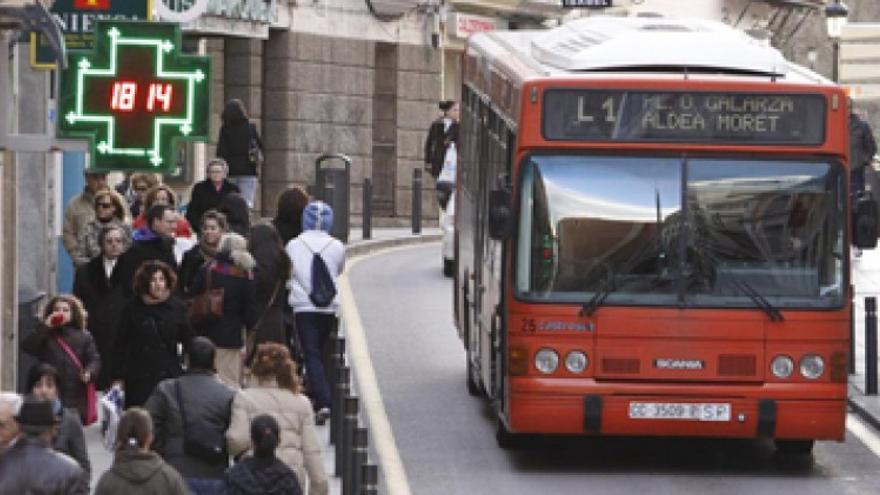 Los alcaldes de Cáceres y Malpartida estudiarán unir las dos poblaciones a través del bus urbano