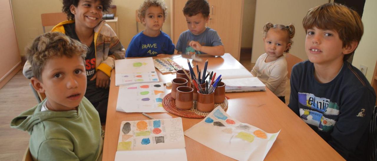 Una part dels alumnes de l’escola de Palau de Santa Eulàlia.