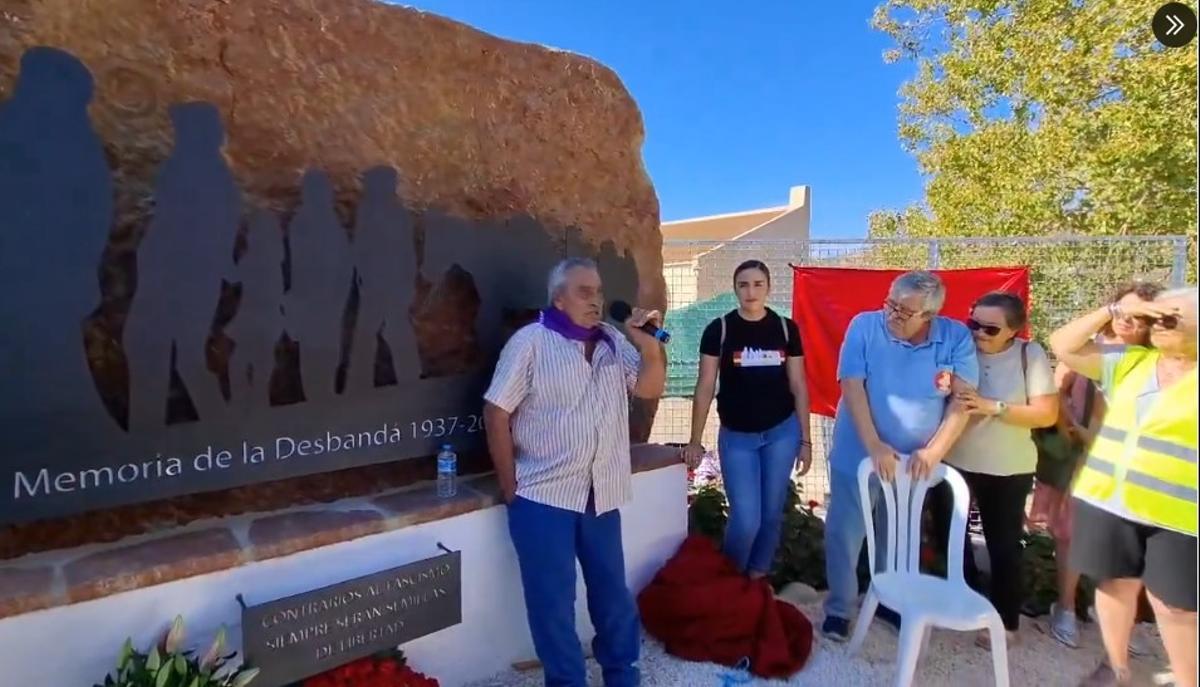 Inauguración de un monumento a La Desbandá en Álora, en 2024.