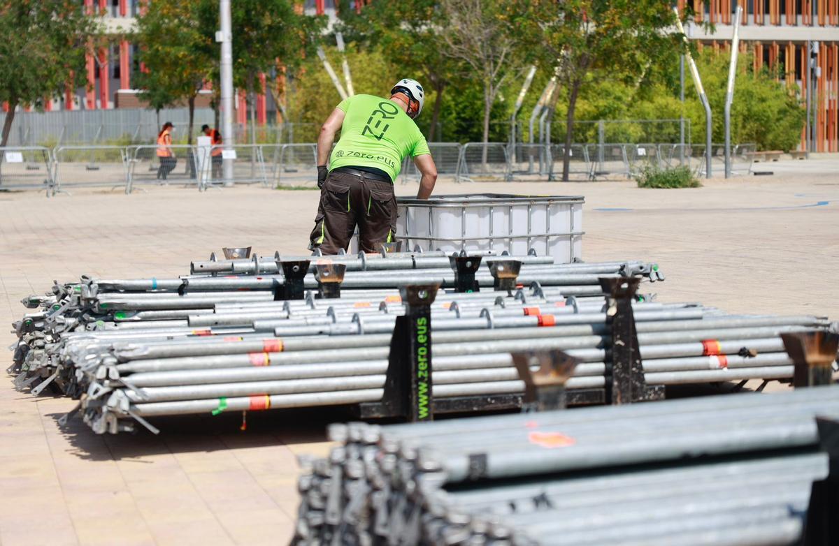 EN IMÁGENES | Comienza en Zaragoza el montaje del Vive Latino 2024