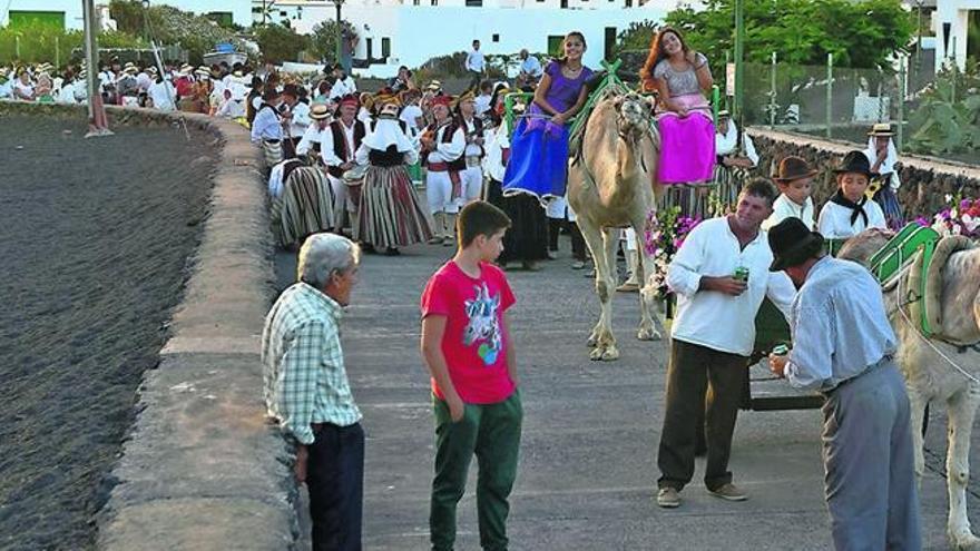 La cantera de la romería entre volcanes