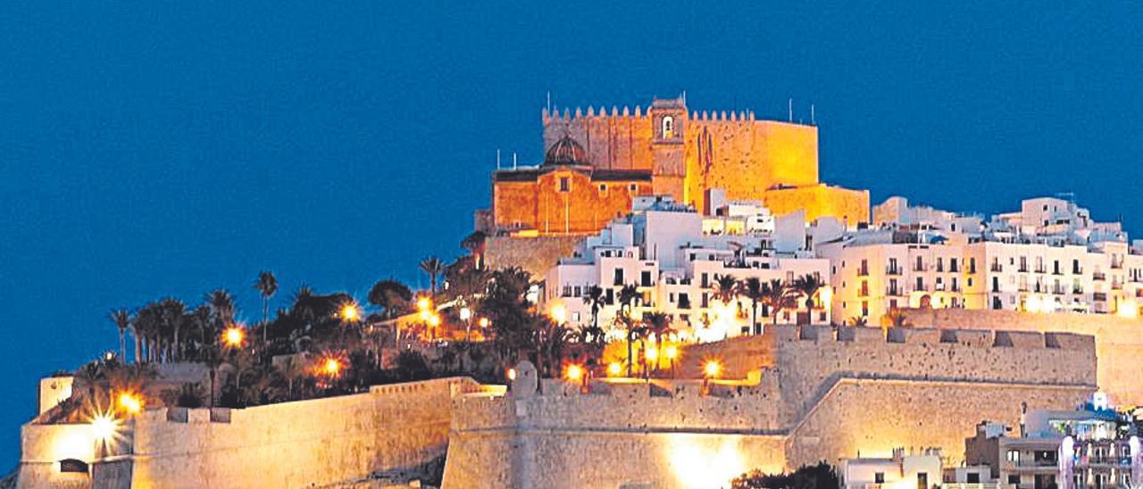 El castillo de Peñíscola permanecerá a oscuras a partir de las 02.00 horas.