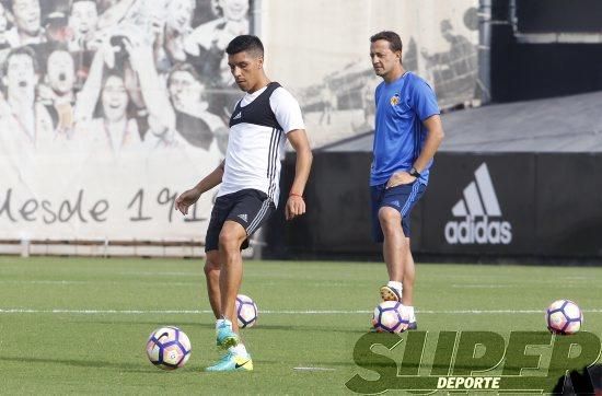 Caras largas tras perder ante el Betis