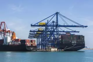 Europa maniobra contra el “inaceptable” control chino de los puertos comunitarios