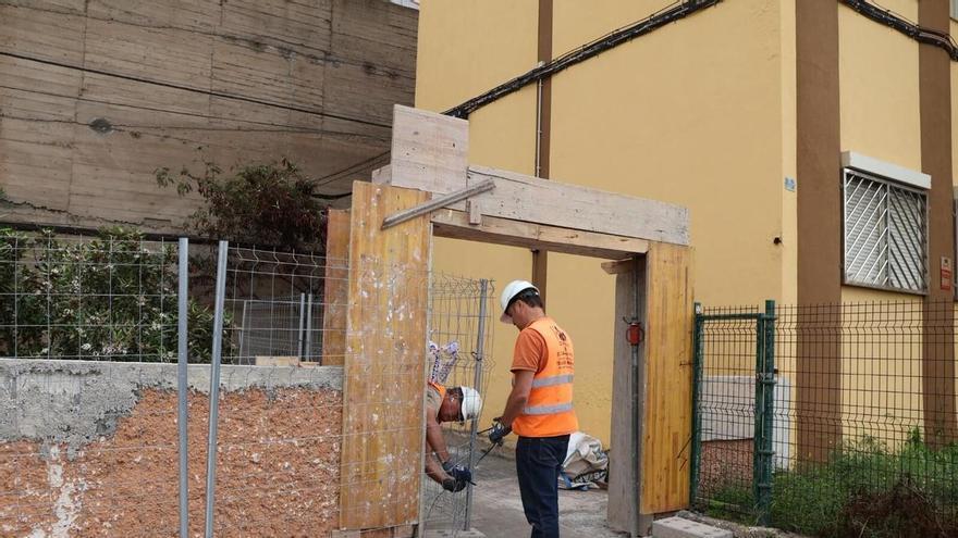 Los vecinos desalojados de Miller Bajo vuelven a casa "contentos y tranquilos" mientras se preparan las obras para reparar el muro