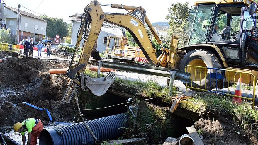 Derriban un puente para construir otro y evitar inundaciones