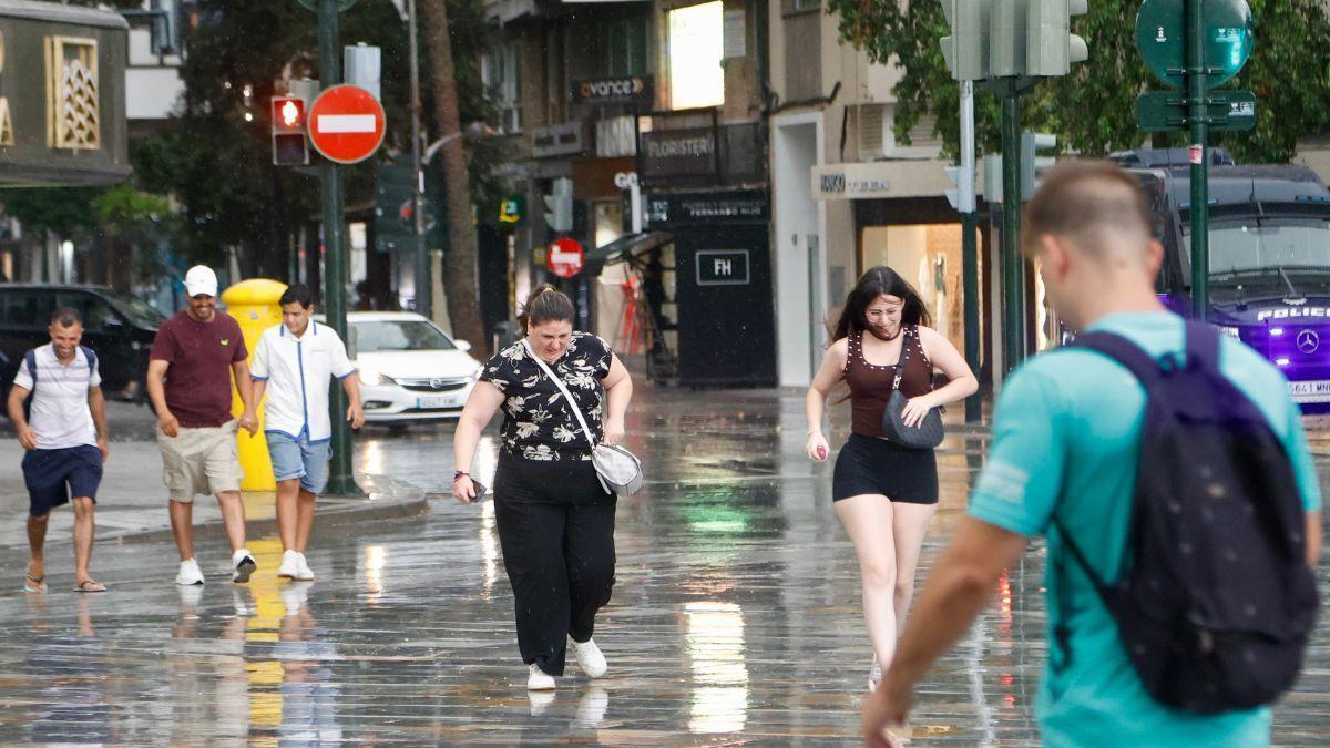 Día de lluvia en una jornada veraniega de Murcia.