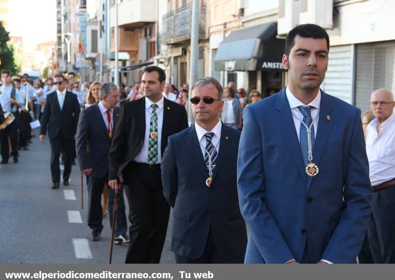 GALERÍA DE FOTOS -- Vila-real se vuelca en la procesión a la ermita