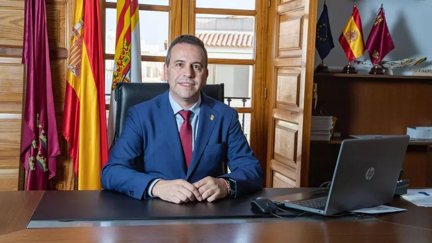 «La política es ayudar a la gente y no el ego personal»