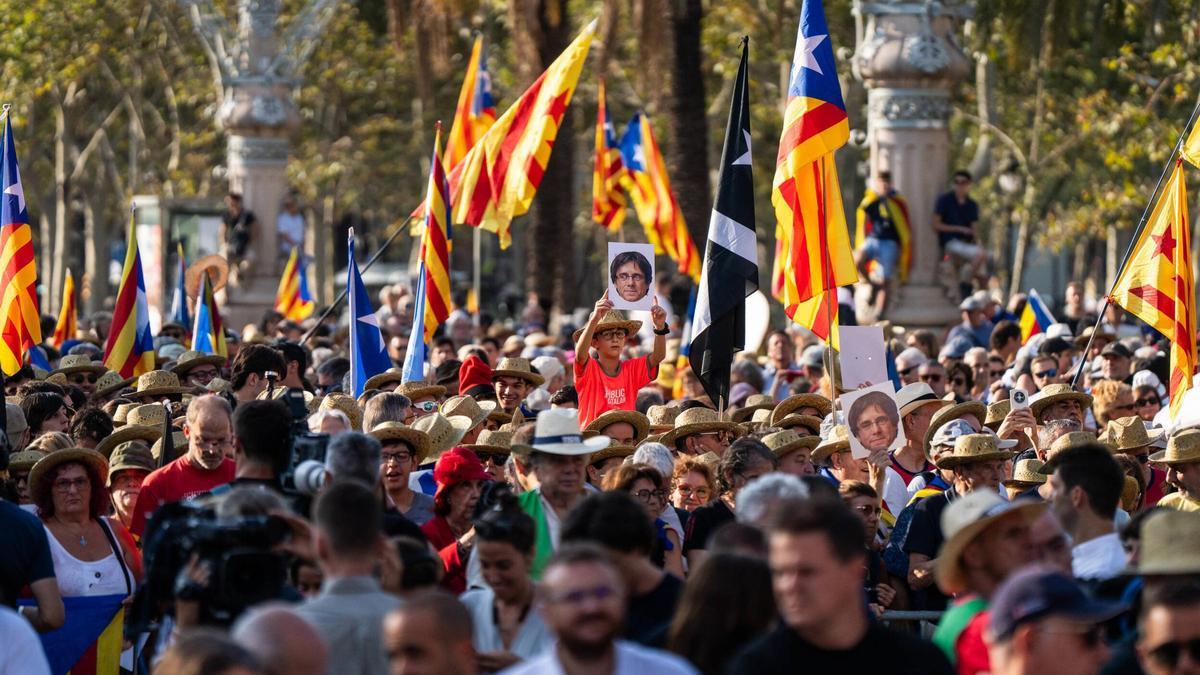 Puigdemont aparece en Barcelona después de siete años