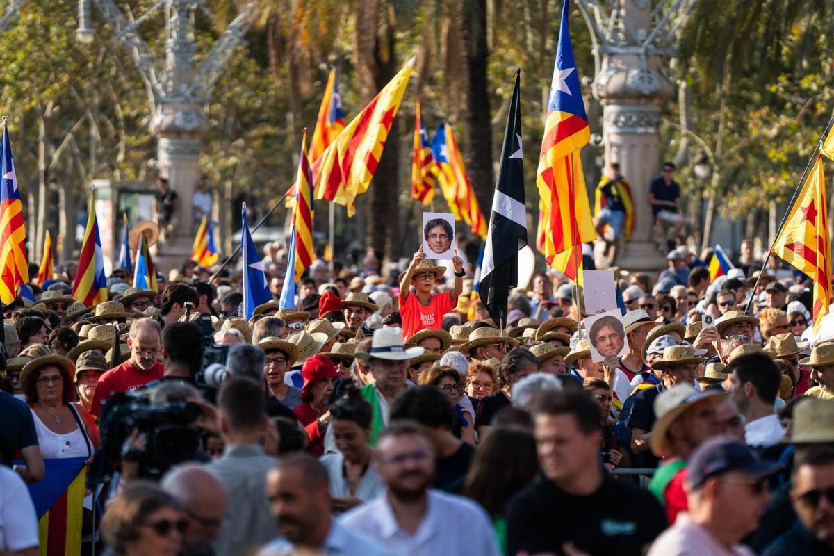 Puigdemont aparece en Barcelona después de siete años