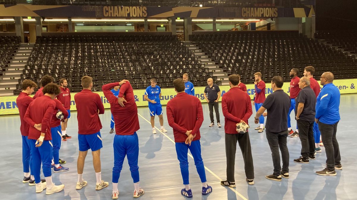 El Barça llegó ayer a Flensburg y se entrenó en el Flens Arena