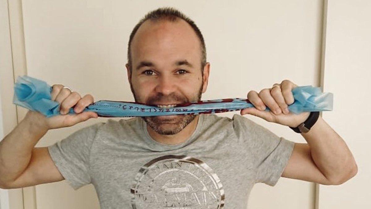 Andrés Iniesta se sumó a la iniciativa #YoElijoPlaneta y animó a Ivan Rakitic y Jordi Alba a hacerlo