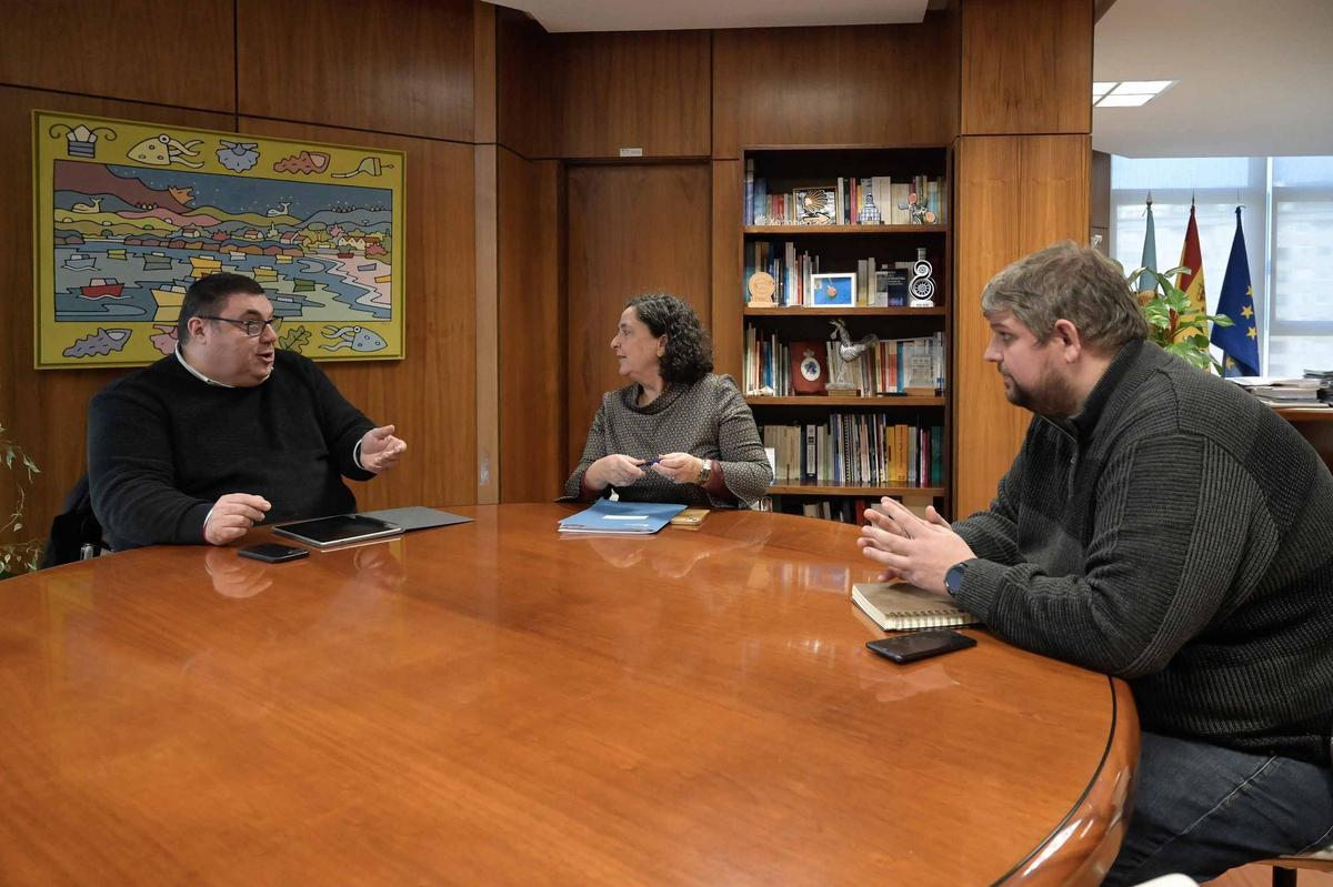 Pola esquerda, Francisco Pérez, Belén do Campo e Manuel  Seijas.