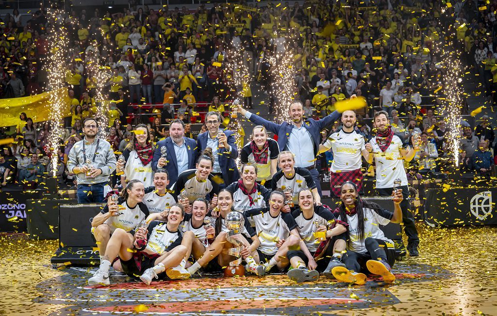 La celebración del Hozono Jairis tras ganar la Copa de la Reina, en imágenes