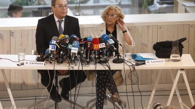 Antonio Miguel Carmona y Manuela Carmena