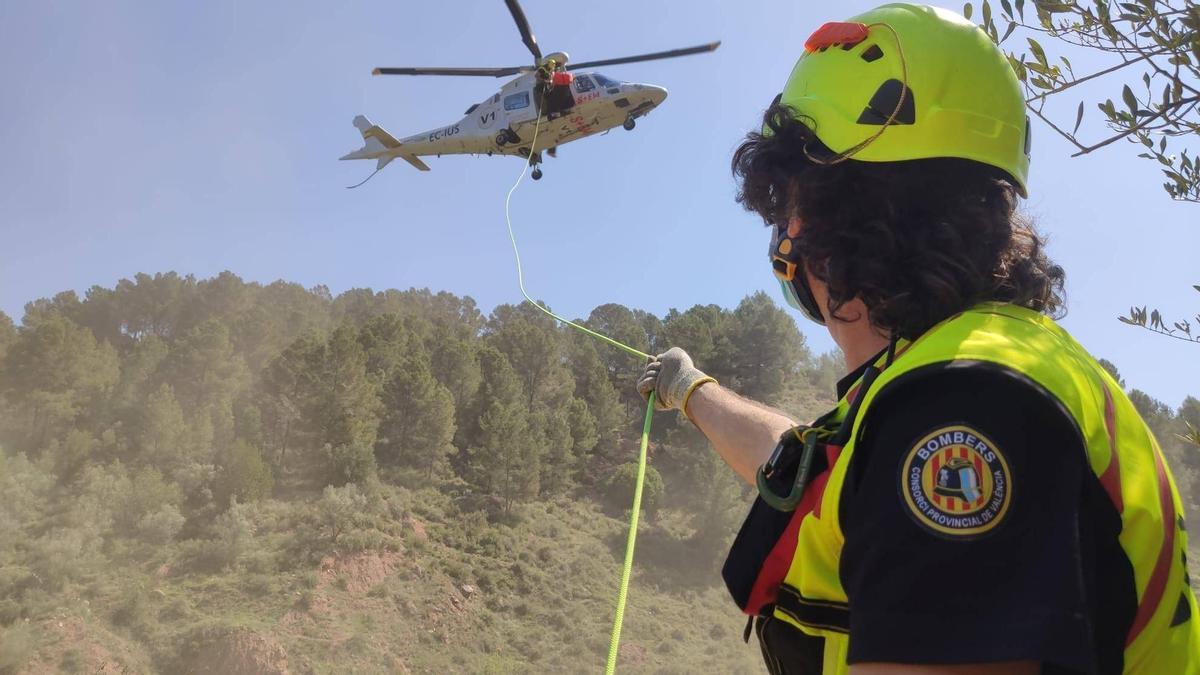 Rescatan en helicóptero a una senderista en las cascadas de Anna