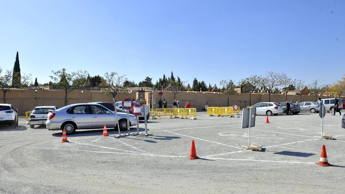 Parking del Cementerio Viejo de Elche, con un 30% de su aforo