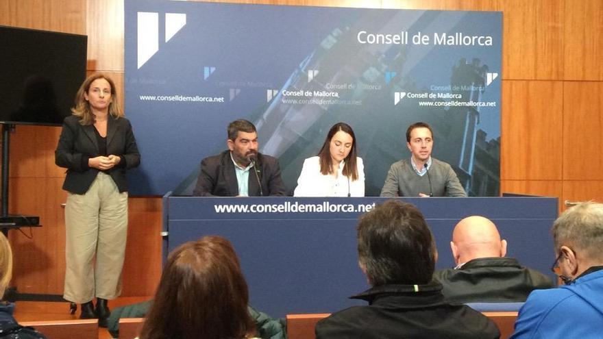Bestard (Vox), Camiña (C?s) y Galmés (PP), hoy en rueda de prensa denunciado falta de transparencia del Consell de Catalina Cladera.