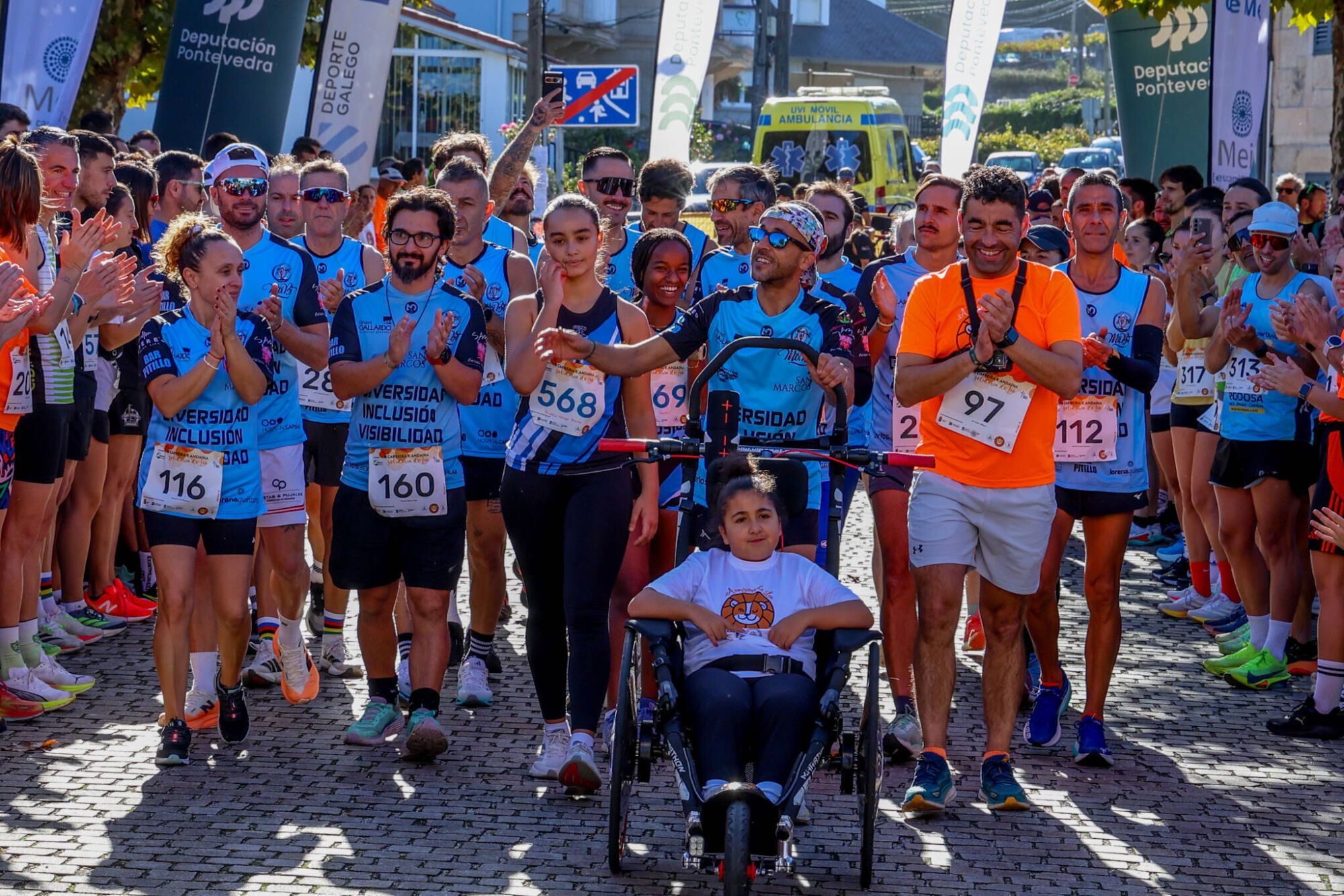 Andaina y carrera solidaria por niños como Leo Diz