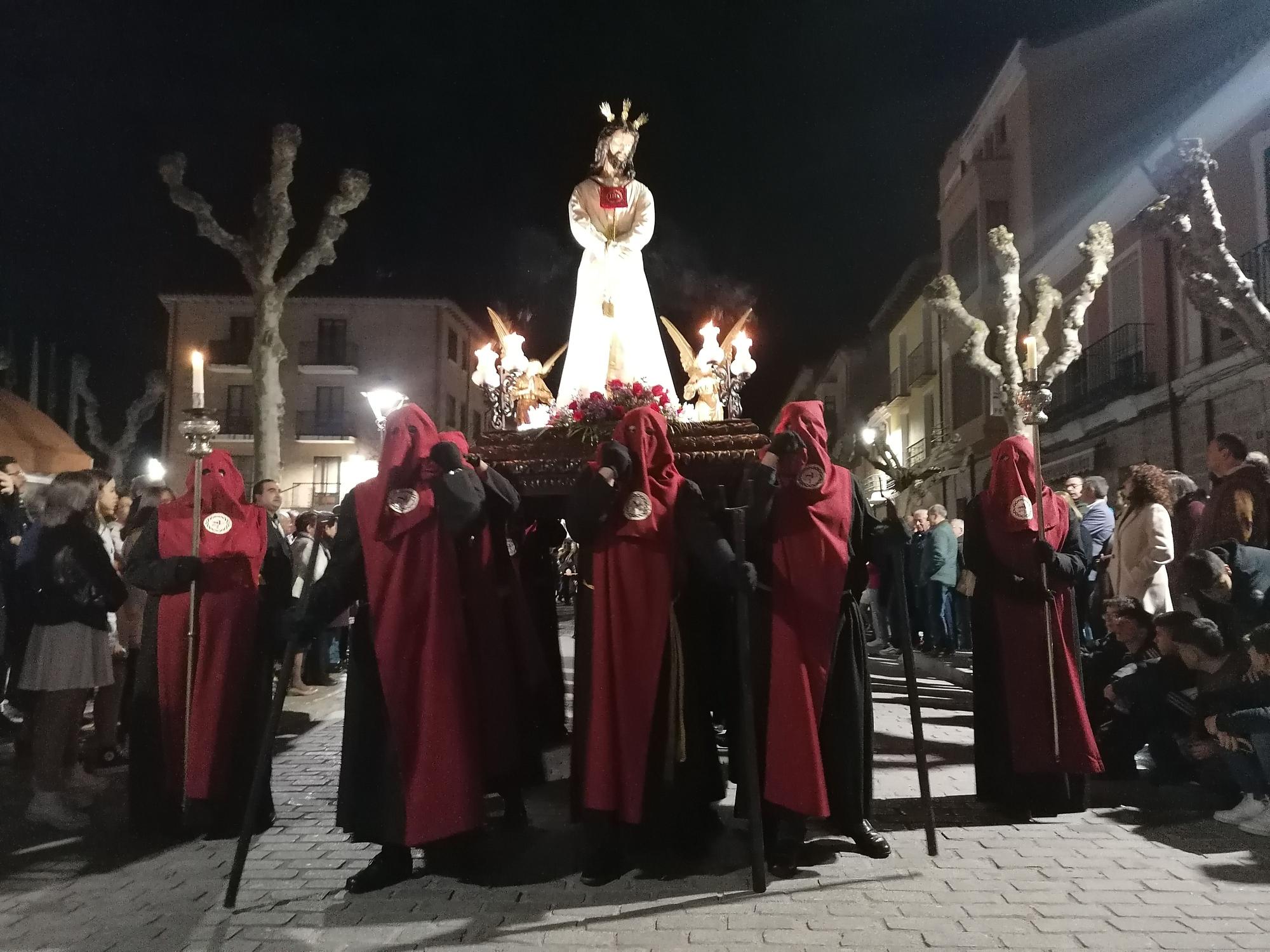 El Cristo de la Misericordia procesiona en Toro