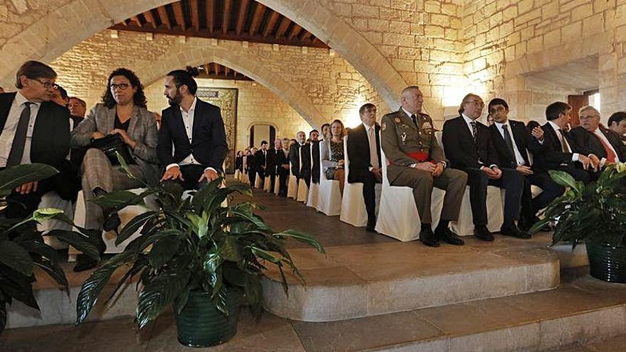Imagen de los asistentes al acto oficial en el Salón del Trono del Palacio de la Almudaina.