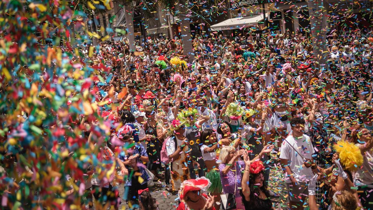 Carnaval de Día en junio en Santa Cruz de Tenerife.