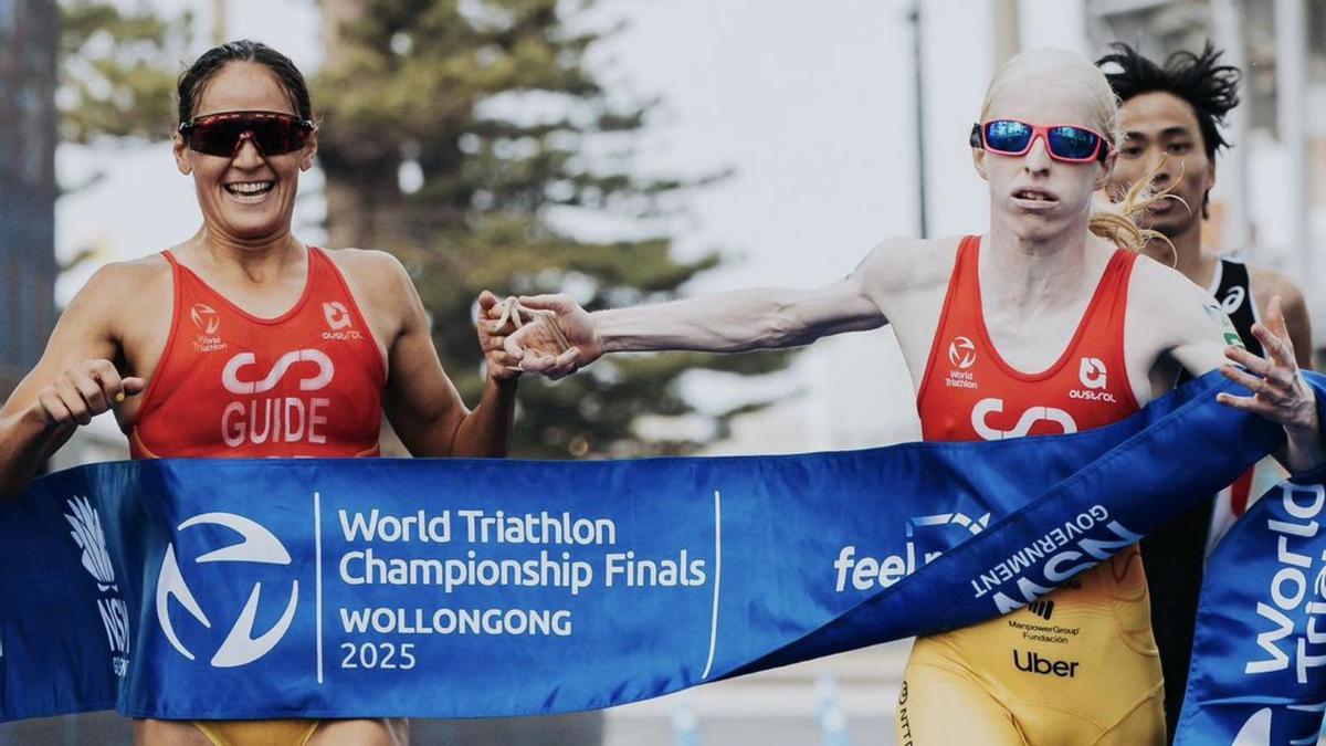 Sara Pérez y Susana Rodríguez Gacio, llegando a meta.