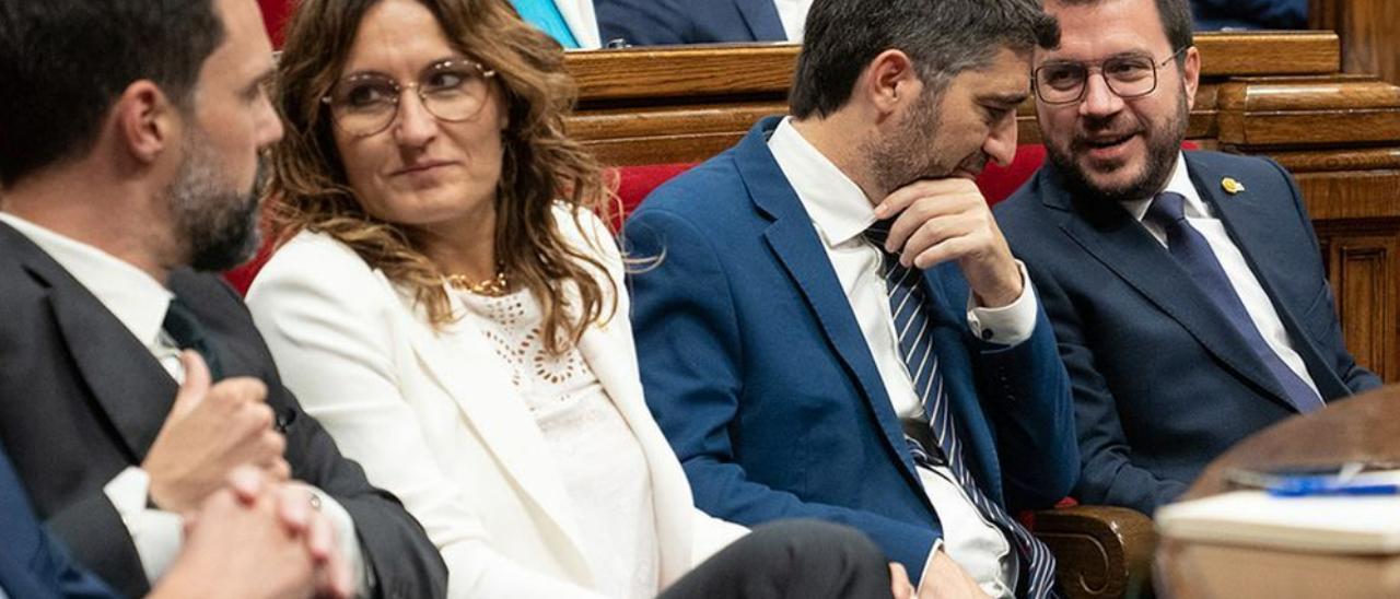 La bancada del Gobierno catalán, en el Parlament. EP