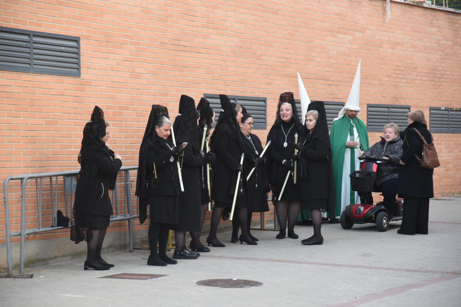 En imágenes | Procesiones del Miércoles Santo en Zaragoza