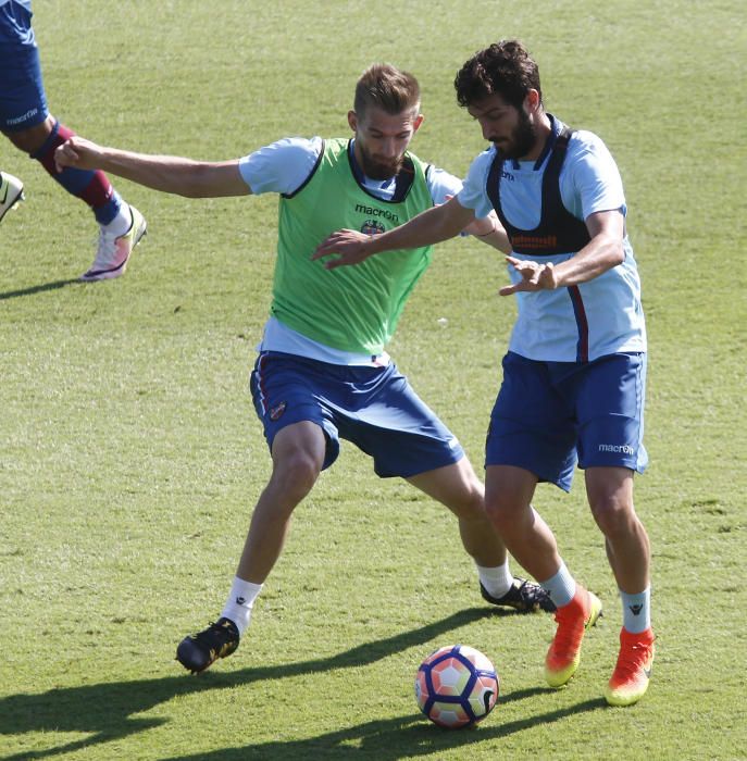 Las mejores imágenes del entrenamiento del Levante UD