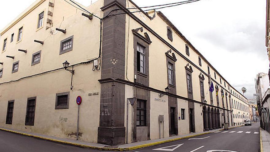 El Hospital San Martín, entre las calles Sor Jesús y Ramón y Cajal del barrio de San José.