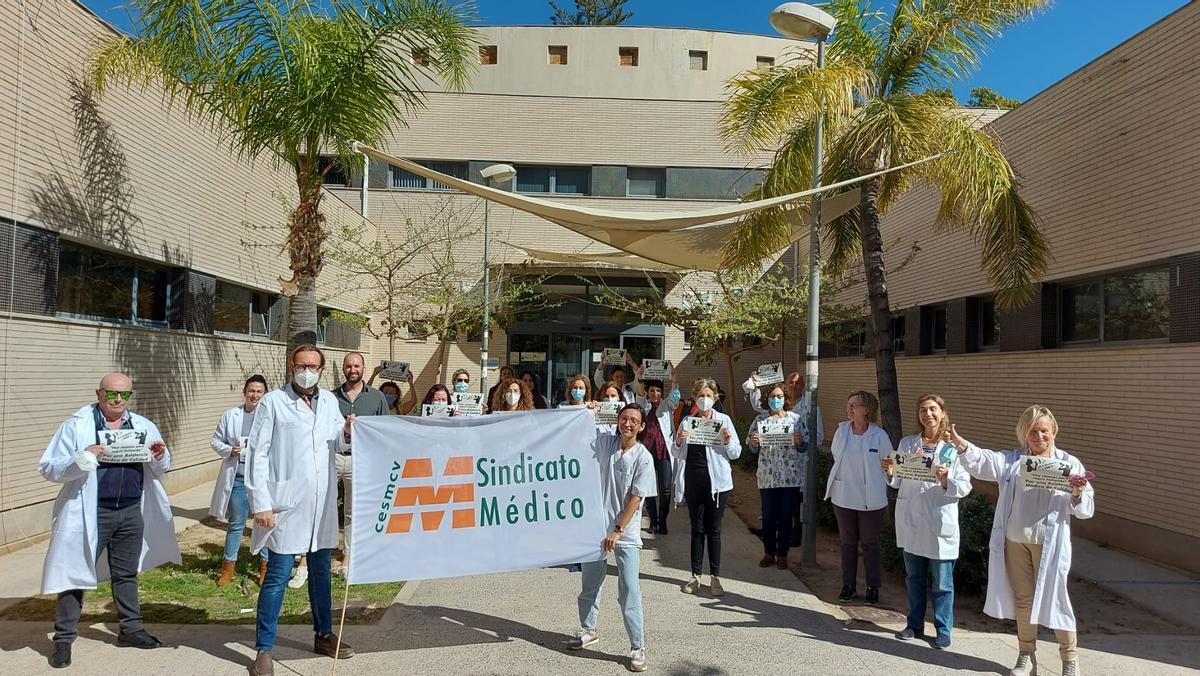 Protesta en el centro de salud del Garbinet en Alicante