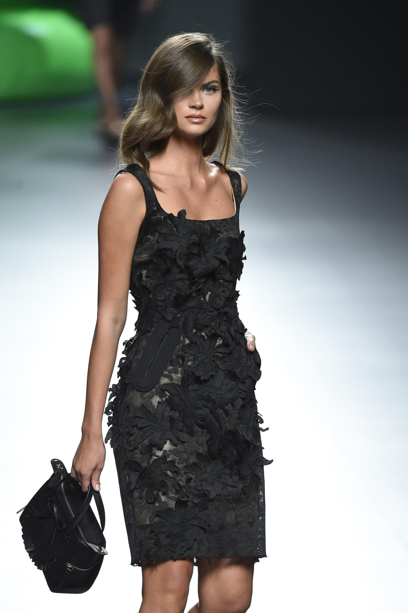 MBFWM 2015: Anna Locking Primavera/Verano 2016, vestido negro de noche