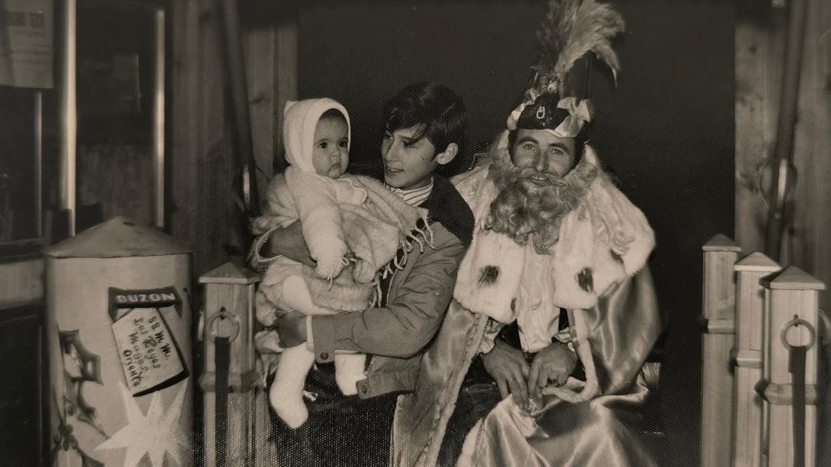 Rey Mago de Galerías de las Heras, en 1973, en la entrada de la calle John Lennon del actual Centro Cultural Alcazaba.