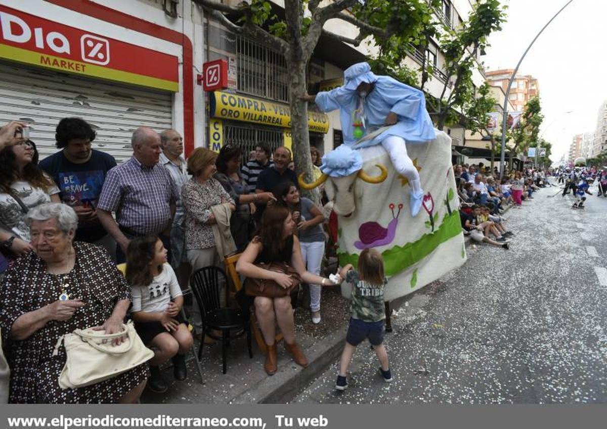 GALERÍA DE FOTOS -- Vila-real se llena de disfraces en la calle