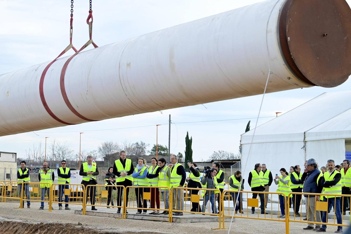 Instalación de las grandes tuberías a la altura de Faitanar.