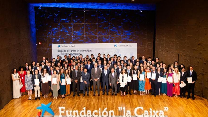 Tres estudiantes valencianos reciben una beca de la Fundación «la Caixa» para cursar un posgrado en el extranjero