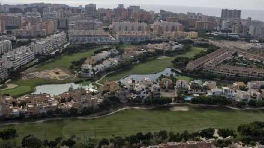 Urbanizaciones en torno al campo de golf incluidas dentro del plan parcial de La Condomina o Pau 4.