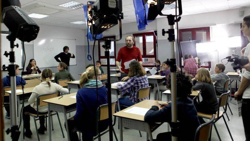 Ana Fernández se mete en la piel de una profesora en &#039;Mientras somos&#039;