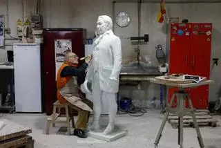 El Ayuntamiento de Fuendetodos reacciona a las críticas sobre la nueva estatua de 200.000 euros: "No tenemos nada que esconder"