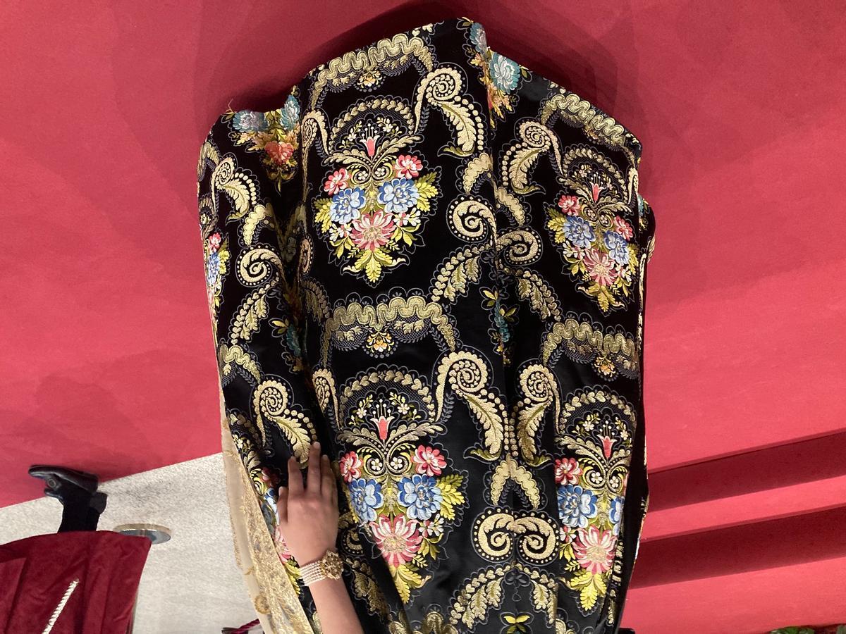 La indumentaria apuesta al negro