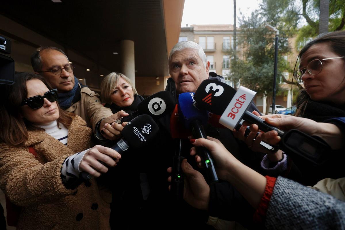 El exinspector jefe del Consorcio Provincial de Bomberos de Valencia, Jose Miguel Basset, entrando a declarar a los juzgados de Catarroja