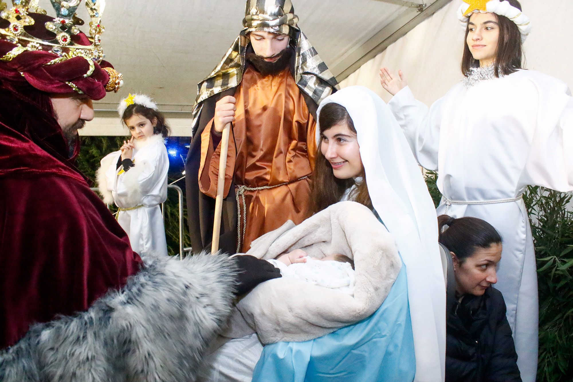 Vilagarcía brinda una multitudinaria bienvenida a los Reyes Magos