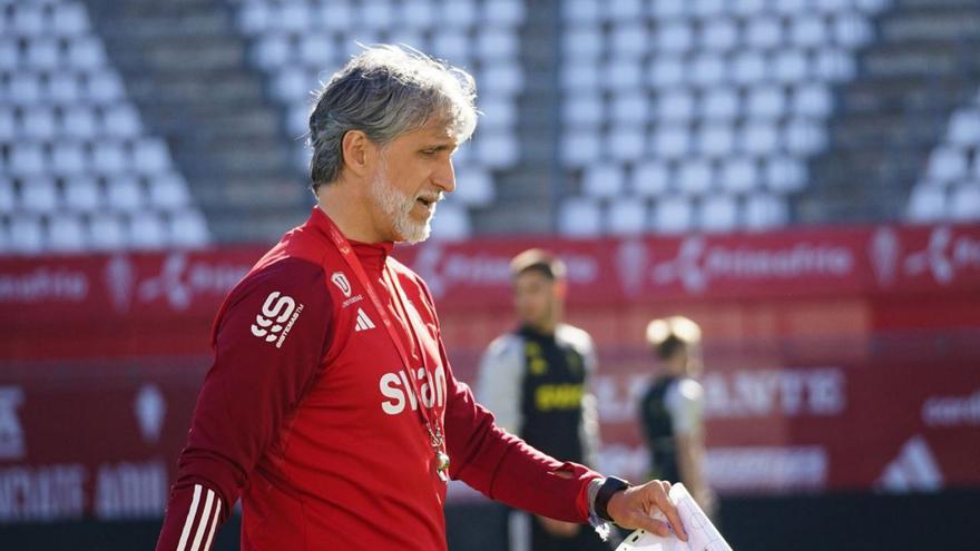 Pablo Alfaro, en un entrenamiento con el equipo en Nueva Condomina.