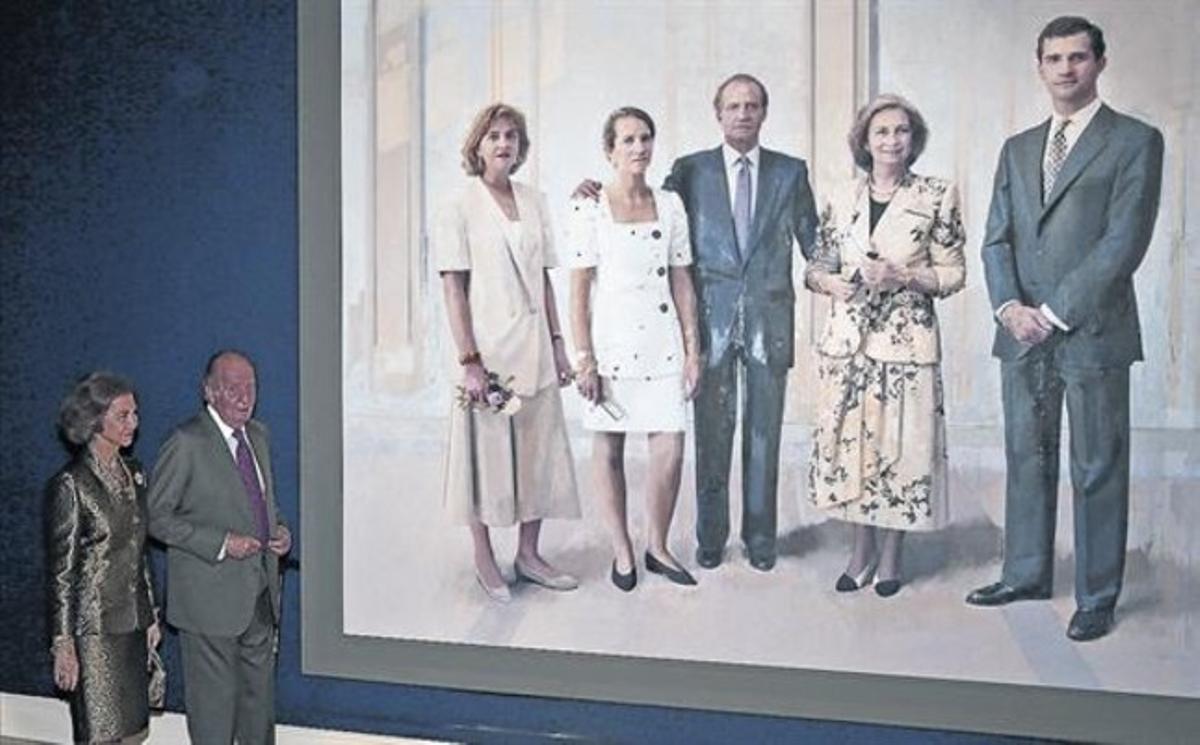 El retrato de la Familia Real de Antonio López ve la luz