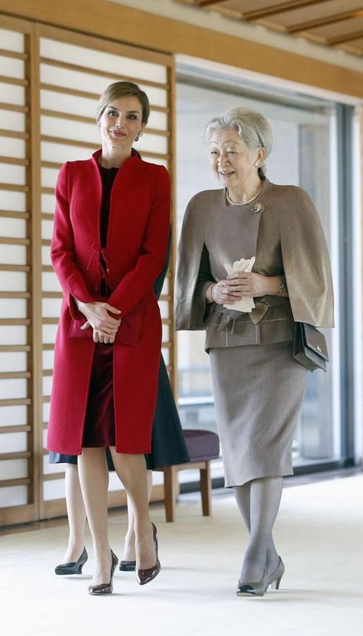 Letizia Ortiz de Felipe Varela junto a la Emperadora en Japón