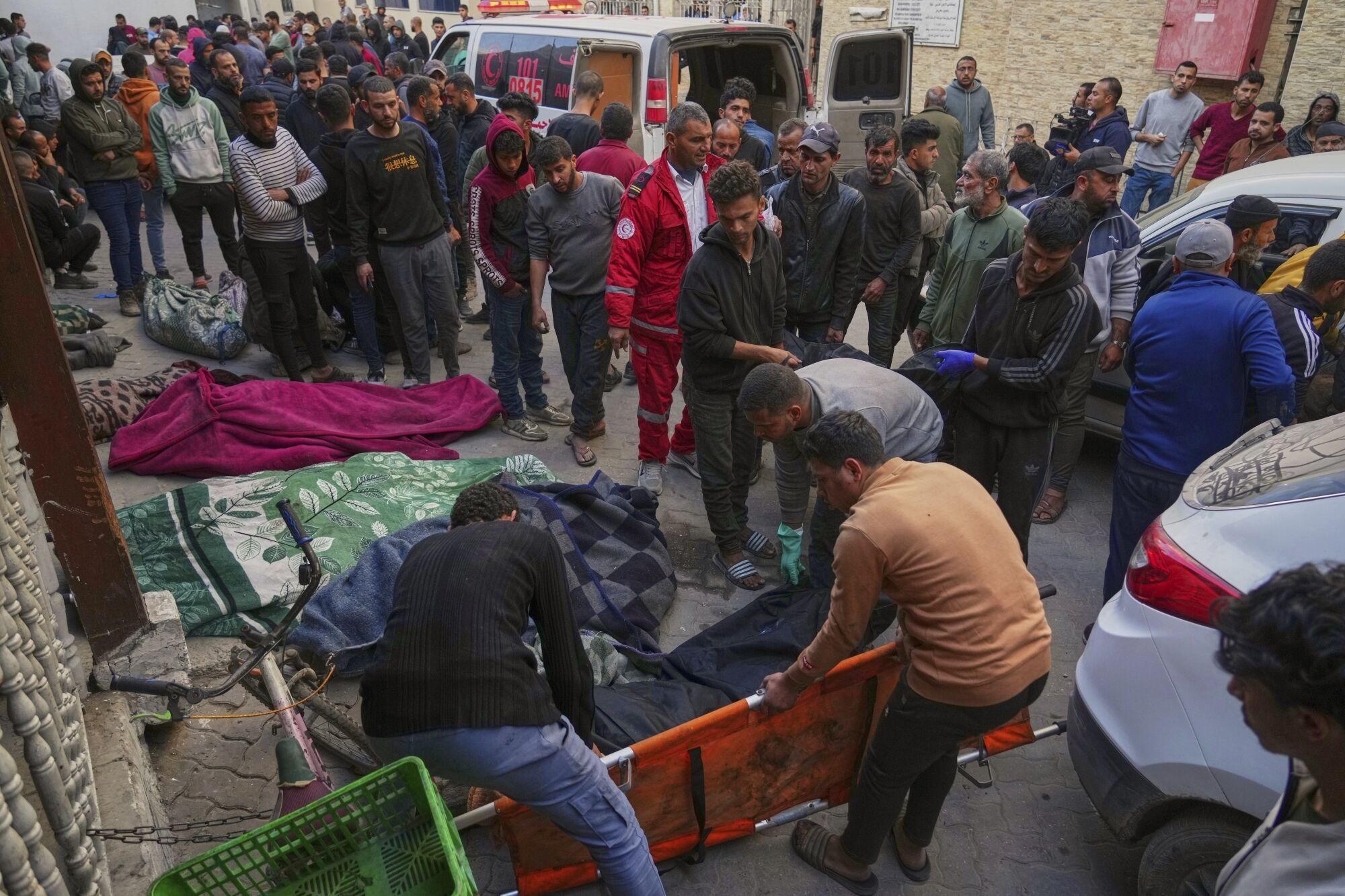 El ataque con el que Israel ha roto la tregua en Gaza, en imágenes.
